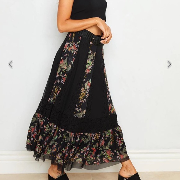 Size medium boho dress - Picture 3 of 8